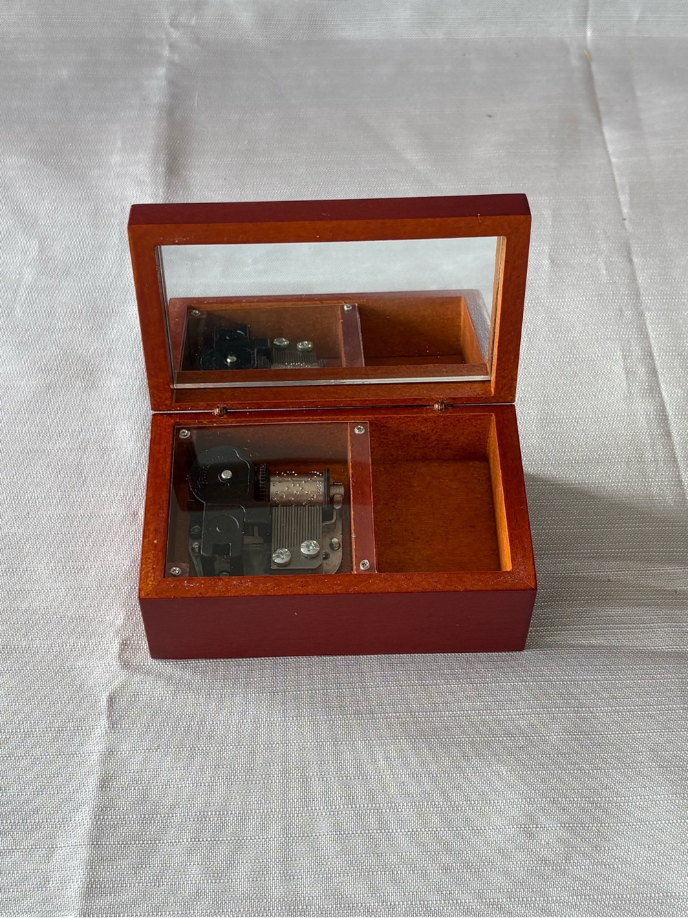 Musical Small Jewelry Box - - Picture 2 of 9